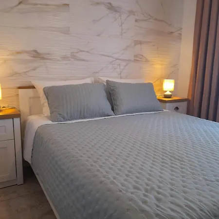 Elever Apartman *
