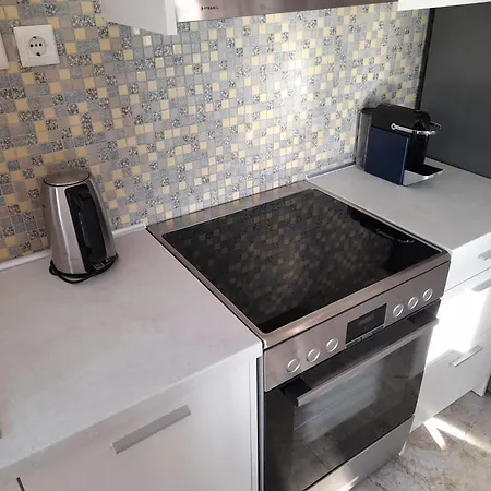 Elever Apartman Ajía Marína